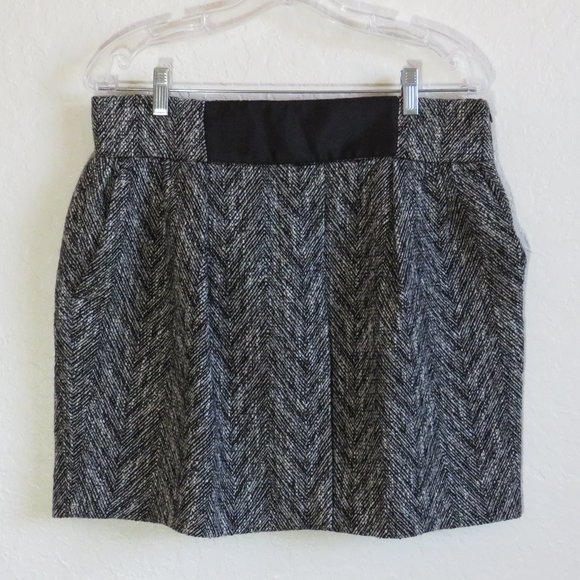 ZARA* Women's Fully Lined Front Pockets Pleated Pencil Zig Zag Skirt~ Size XL‎ - Picture 1 of 8